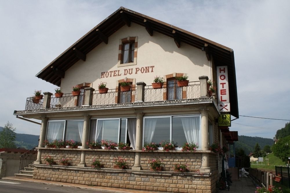 Hotel Du Pont La Grand'Combe-Chateleu Buitenkant foto